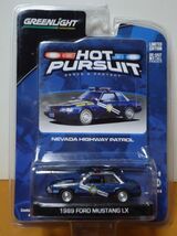 ★グリーンライト 1/64　HOT PURSUIT　ネバダ州 ハイウェイ パトロール　　1989 フォード マスタング LX 　　未開封★_画像1