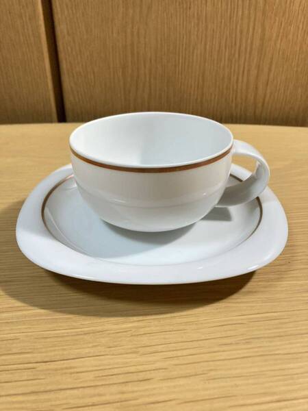 ▼ローゼンタール≪カップ&ソーサー　1客≫Rosenthal ホワイト　金彩ライン