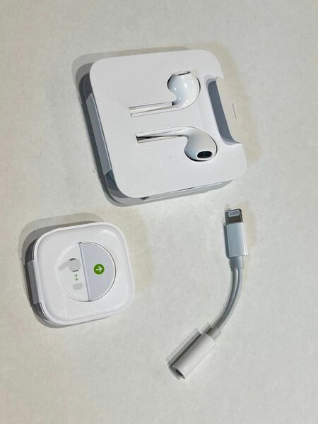 Apple EarPods iPhone付属 イヤホンジャック変換アダプタ付 iPhone iPad ライトニング端子イヤフォン