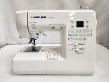 DR◇ 通電確認済み JAGUAR ジャガー コンピュータミシン CD-2203W 家庭用ミシン ミシン 手工芸 ホワイト 付属品 説明書 付き_画像2