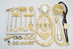  gorgeous accessory set sale Vintage ivory color cream color necklace earrings brooch bangle other stamp contains [fui]