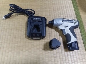 充電式インパクトドライバ DCM 10.8v 　動作品