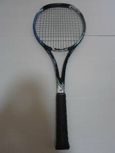 YONEX