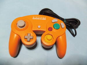 *GC peripherals ___ controller (DOL-003) orange ___