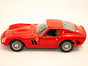 フェラリー250 GTO（1:18 メタルモデル）#i514