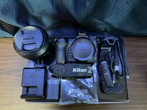 Nikon Z6 24-70 lens kit + extension grip set 