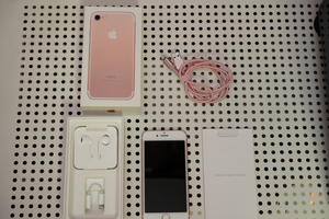 [美品] Apple iPhone7 32GB ローズゴールド