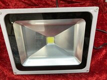 05-14-710 ★AM 作業用ライト 投光器 LED照明 100V電源 まとめ売り 2点セット　中古品_画像2