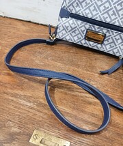 美品☆Tommy Hilfiger トミーヒルフィガー ショルダーバッグ ポシェット 斜め掛け ロゴプレート_画像7