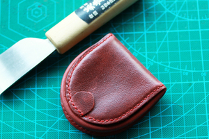 1 jpy from compact horseshoe type coin case purse change purse . men's soft cow leather wine red red thread 
