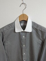 未使用品　TOMORROWLAND　PILGRIM　トゥモローランド　ピルグリム　シャツ　ドレスシャツ　40　ラウンドカラー　クレリック　日本製_画像1