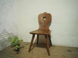 タJ0416◆⑪ビンテージ◆カントリースタイルの重厚な古い木製チェア◆椅子 イス カフェ 喫茶店 インテリア レストラン レトロ ハート型L笹2