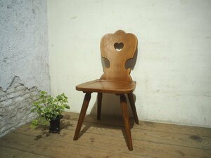 タJ0411◆⑥ビンテージ◆カントリースタイルの重厚な古い木製チェア◆椅子 イス カフェ 喫茶店 インテリア 店舗什器 レトロ ハート型L笹2