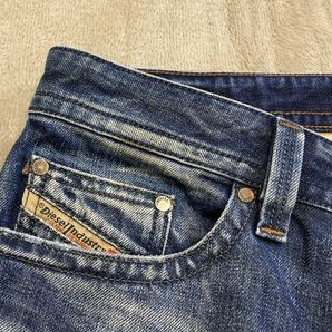 極美品！￥38,500【DIESEL】ディーゼル「THAVAR WASH 0843S」スリムスキニー ヴィンテージ加工デニム/ジーンズ 濃紺 W30の画像7