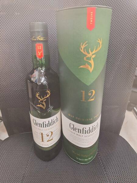 【新品未開封】Glenfiddich グレンフィディック 12年 シングルモルト ウイスキー 700ml