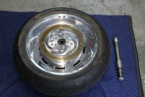 ハーレー純正　ALCOA製　TC96　ソフテイル用リアホイール 17×6.00 08年以降FXST.FLSTシャフト付き　H50８部山　