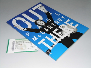 Glp_341804　コンサートパンフレット 　PAUL McCARTNEY OUT THERE Tour 2015　表紙写真.Paul McCartney　青色バック