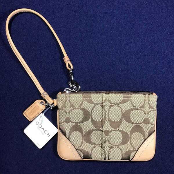 タグ付き未使用 COACH コーチ ハンプトンズ シグネチャースモール リストレット ポーチ カーキ ベージュ カード 定期入れ 小物 化粧品入れ