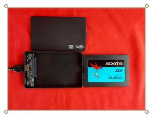 ADATA 2.5インチ 内蔵SSD SU800シリーズ 128GB 3D NAND TLC搭載 SMIコントローラー 7mm 　正常100％　　2.5インチ　ケース付き