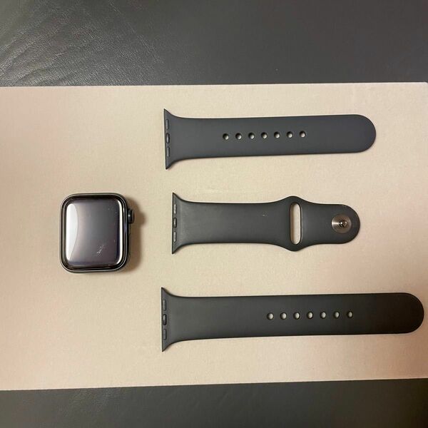 Apple Watch SE 第二世代　ミッドナイトアルミニウム　アップルウォッチ　40mm 本体