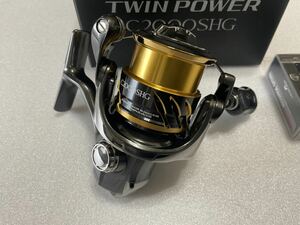 SHIMANO 20ツインパワーC2000SHG 