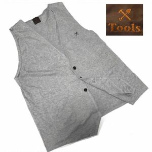 ◆〈TOOIS〉ベスト･ジレ/ メンズ (L〜X) 刺繍ロゴ [前開きトップス]