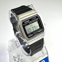 新品 CASIO F-91W シルバー　クォーツクロノグラフ_画像4