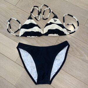 [ free shipping ] Roxy (ROXY) white black bikini swimsuit size M