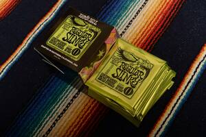 Большое количество 20 Пакет Arnie Ball Ernie Ball 10-46 Обычная Slinky 2221 Строка электрогитары