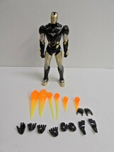 065Z460★【中古 美品】BANDAI/バンダイ S.H.Figuarts アイアンマン 4体セット マーク1/マーク7/マーク6 ブラックVer./トニー・スターク_画像2