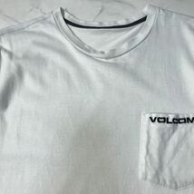 《良品◎》VOLCOM ボルコム★ワンポイントデザイン*ポケットTシャツ*カットソー*ホワイト(MS2925)◆YP_画像3