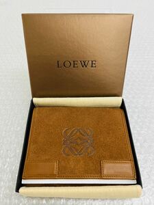 I♪ 未使用 美品 LOEWE ロエベ 折り財布 スエード Wホック 箱付き お洒落 高級感