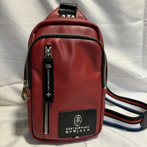  превосходный товар редкий цвет CASTELBAJAC Castelbajac сумка "body" сумка на плечо красный красный Logo наклонный .. сумка мужской Golf кожа кожа 
