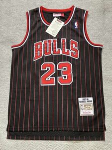 【未使用品】 NBA BULLS JORDAN #23 マイケル・ジョーダン ★シカゴ・ブルズ ユニフォーム ゲームシャツ ジャージ 黒 ストライプ　L