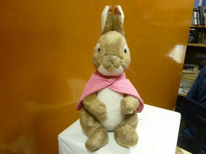 [ Peter Rabbit PETER RABBIT / THE WORLD OF BEATRIX POTTER ] soft toy body approximately 28cm pink mantle FrederickWarne&Co.,2015 free shipping A