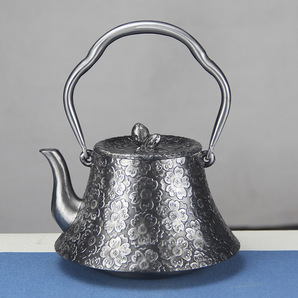高品質★砂鉄 南部鉄器★鉄壺 大容量★ コーティングなし 手作り鉄 やかんを沸かす お茶の道具 1300MLの画像2
