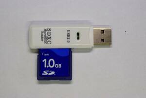 USB2.0メモリカードリーダライタ SD、SDHCメモリーカード、microＳＤカード対応