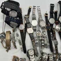 まとめ売り 腕時計 懐中時計 SEIKO CASIO CITIZEN クォーツ 電波 ソーラー 色々 50本 中古 ジャンク 部品取りなどにも_画像6