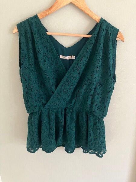moussy 新品タグ付きノースリーブ トップスレース緑インナーカシュクール足長効果
