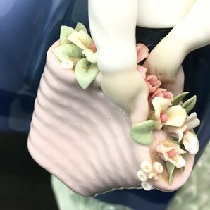 リヤドロ 5222「きれいな花ばかり」少女 陶器 フィギュリン 置物 中古【UW050083】の画像4