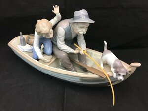 リヤドロ 5215「おじいちゃんと魚釣り」男の子 犬 陶器 フィギュリン 置物 中古【UW050173】