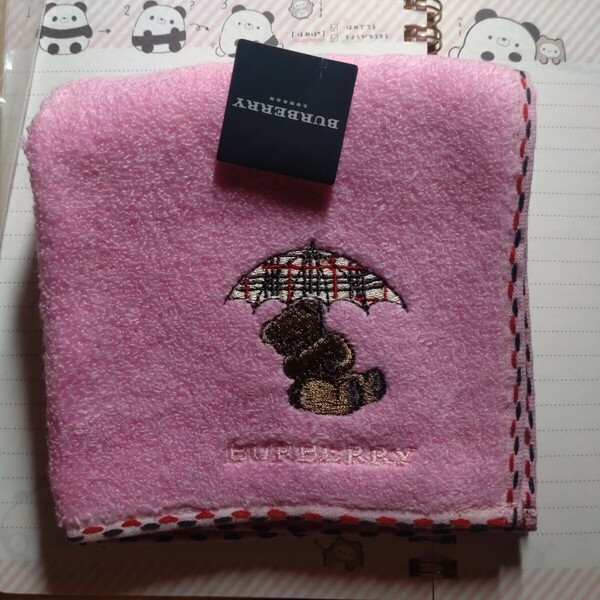 タオルハンカチ BURBERRY ピンク 刺繍