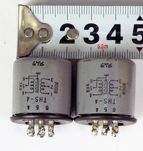 昔、プロの音声信号回路に盛んに使われた田村ライントランス(600-3KΩ)２個の出品です。
