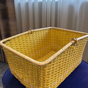 【昭和レトロ/当時物/ハンドメイド】アンティークワイヤーバスケット/籠/カゴ/バスケット(黄色/イエロー)