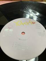 PROMO！美盤LP！岡田有希子 Okada Yukiko / 贈りもの Canyon C20A0384 見本盤 プロモ アナログ盤レコード 昭和 アイドル SAMPLE 1984 JAPAN_画像2