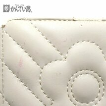 MARY QUANT 2つ折り財布