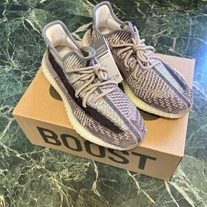 『新品未使用品』adidas YEEZY BOOST 350V2 FZ1267/ZYON