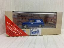 CORGI コーギー CLASSIC VEHICLES MORRIS MINI VAN 97771 Cavendish Woodhouse フィギュア付き　ミニクーパー　自宅保管品ミニカー【No.3】_画像1