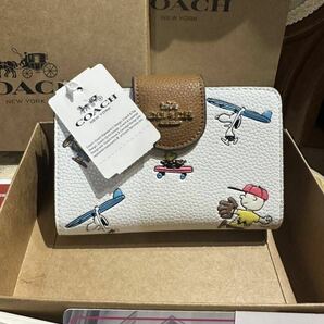 COACH 二つ折り財布 コーチ 財布 ピーナッツコラボの画像2