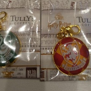 【送料無料】タリーズコーヒー ハリーポッター 特典チャーム 2種セット スリザリン グリフィンドール 非売品 送料無料